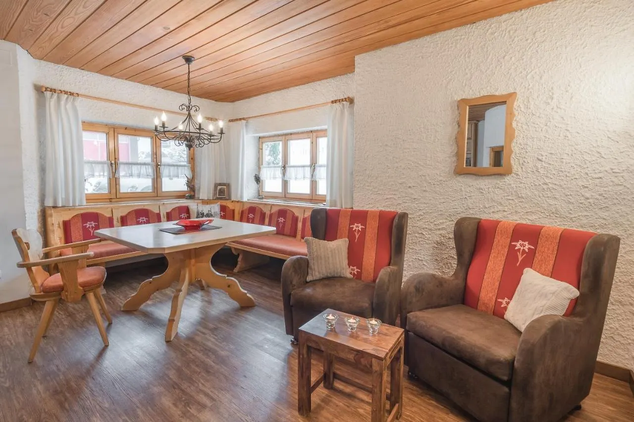Ferienwohnungen Alpentraum - Landhaus am Bächle Oberstdorf