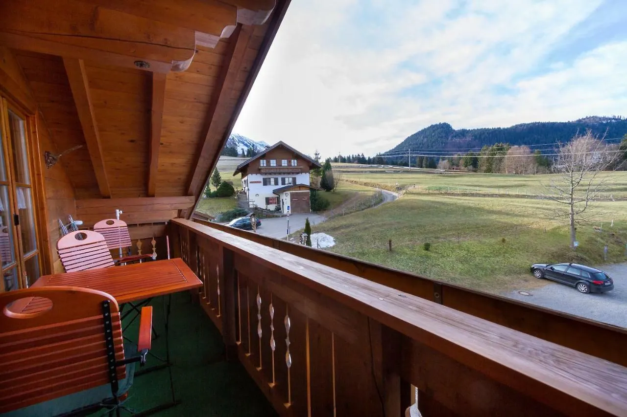 Ferienwohnungen Alpentraum - Landhaus am Bächle Oberstdorf 0*,